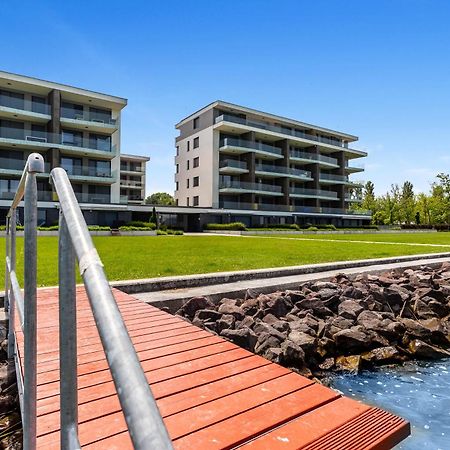 Lake Side Luxury Steps To The Lake Lela - Happy Rentals Balatonlelle Dış mekan fotoğraf