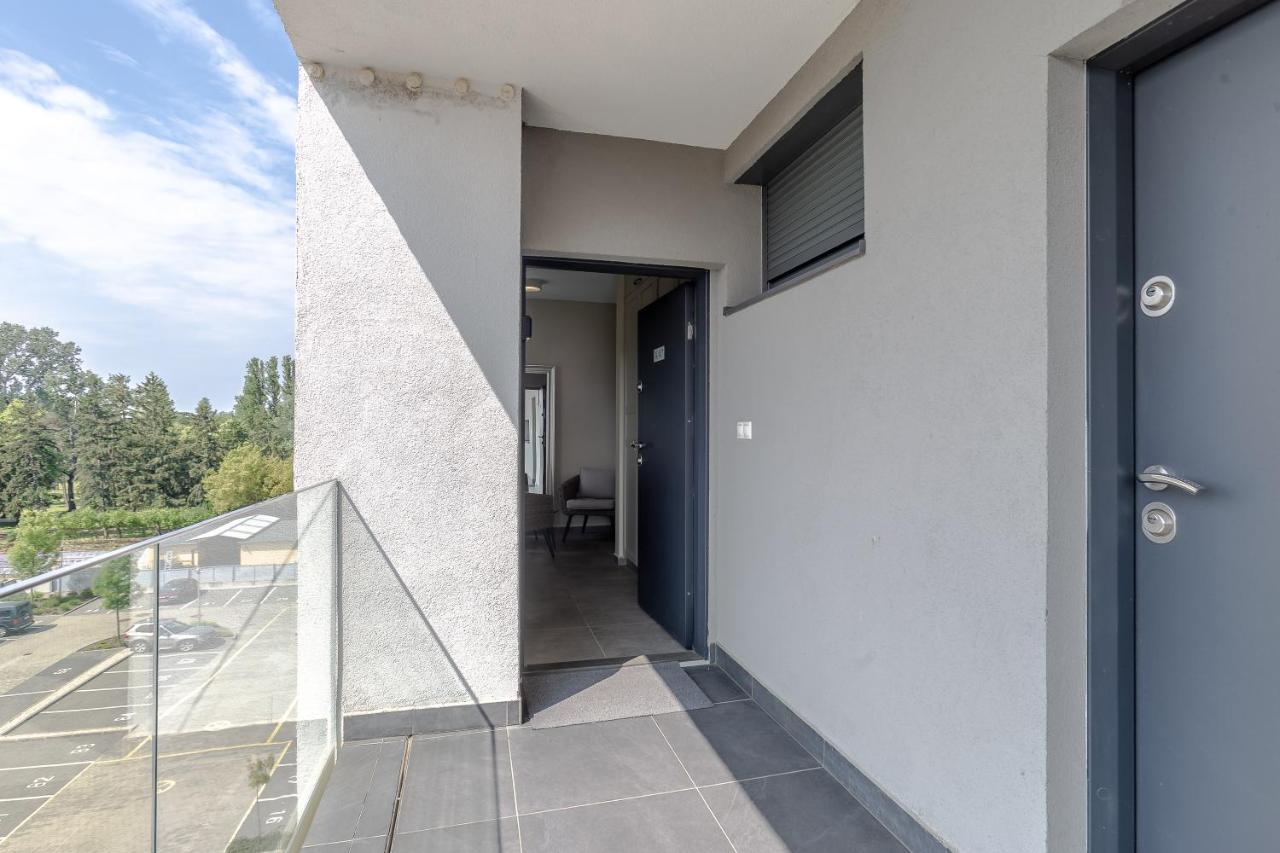 Lake Side Luxury Steps To The Lake Lela - Happy Rentals Balatonlelle Dış mekan fotoğraf