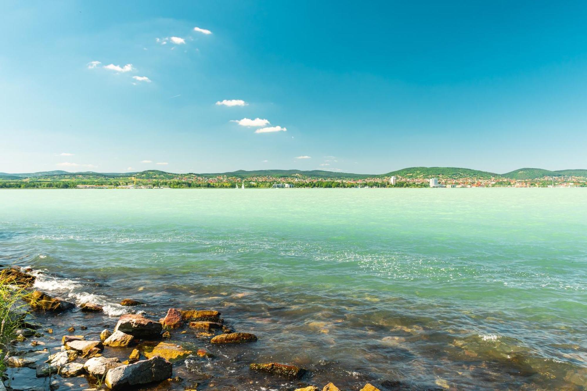 Lake Side Luxury Steps To The Lake Lela - Happy Rentals Balatonlelle Dış mekan fotoğraf