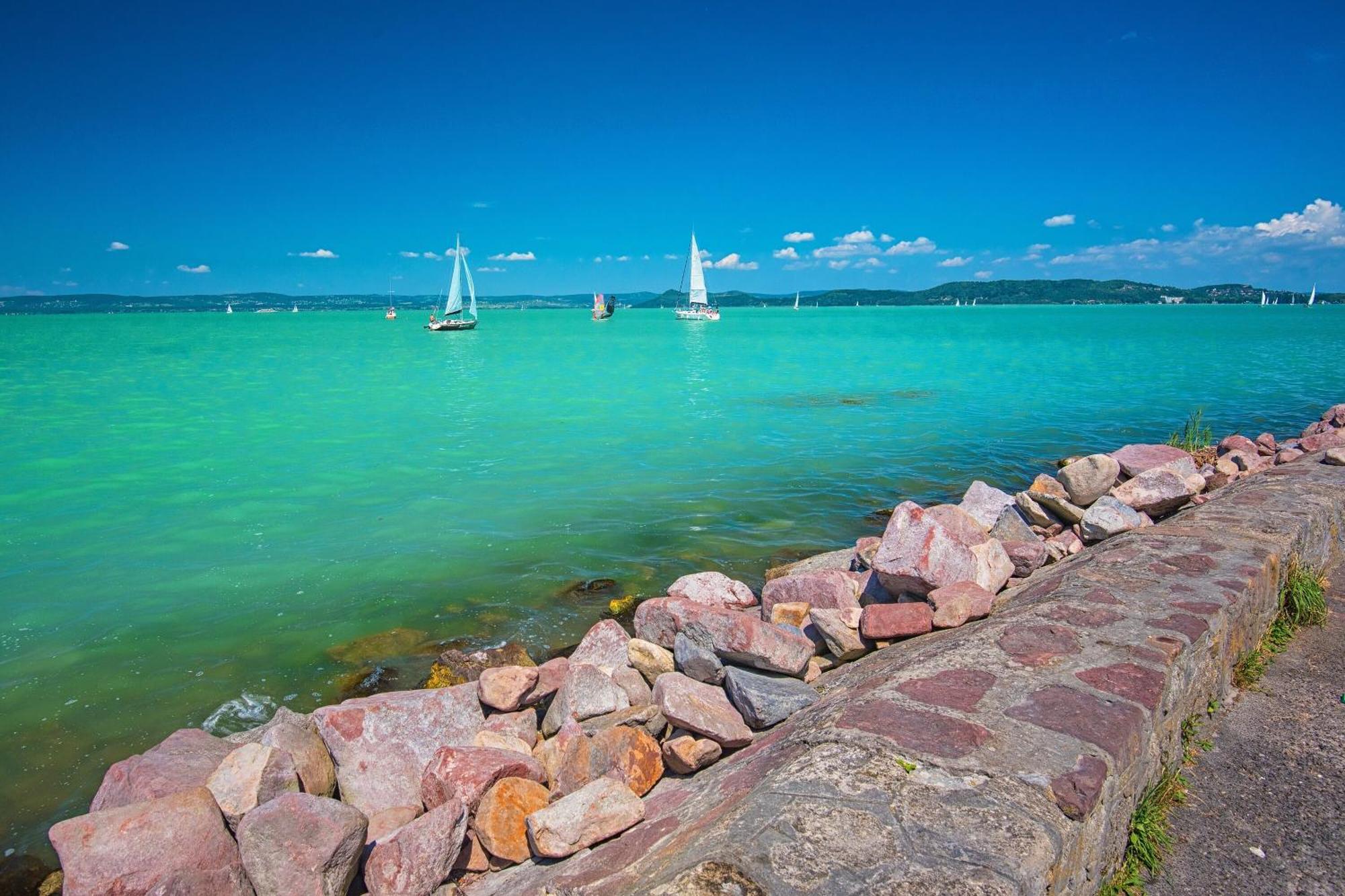 Lake Side Luxury Steps To The Lake Lela - Happy Rentals Balatonlelle Dış mekan fotoğraf