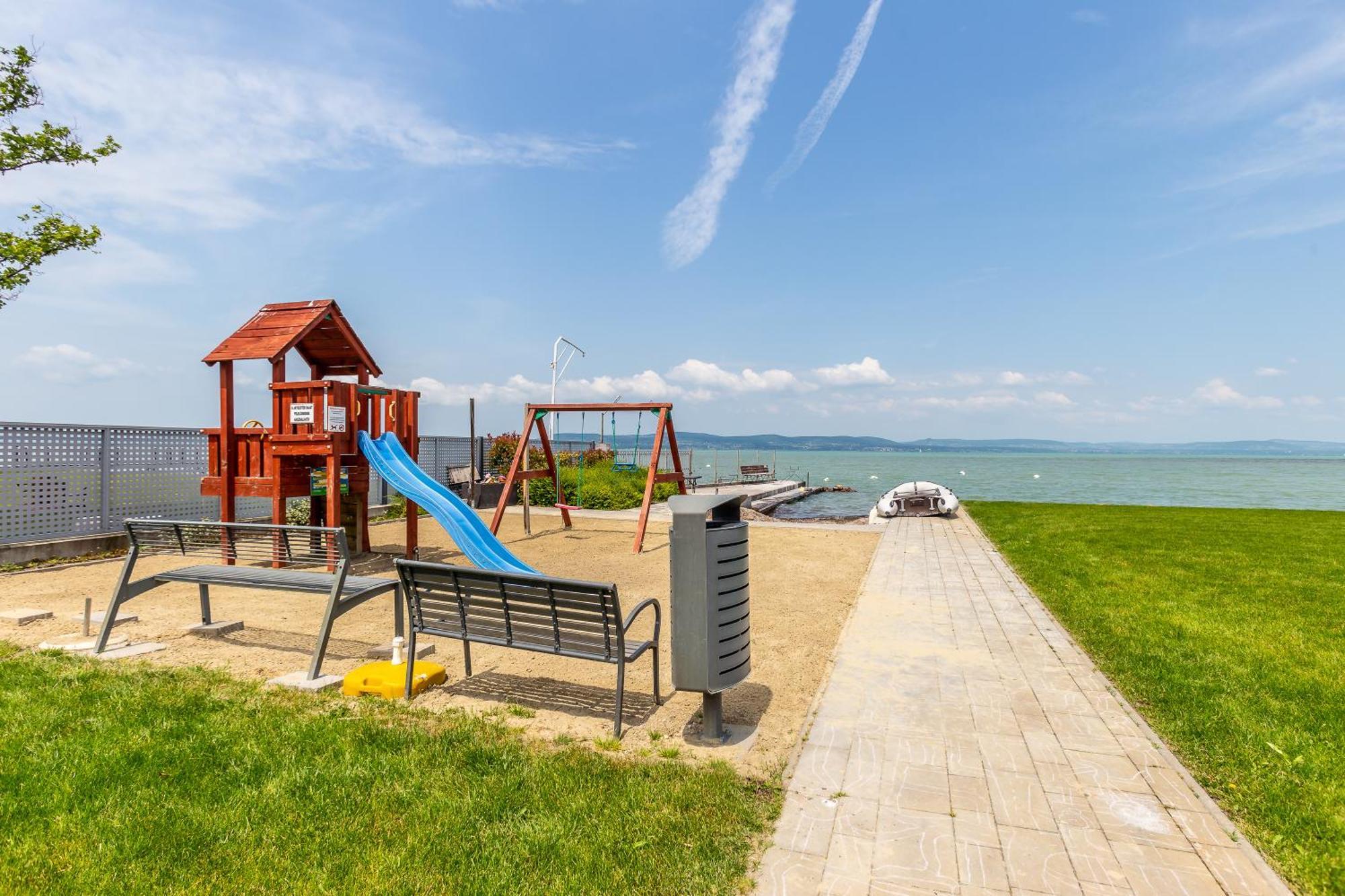 Lake Side Luxury Steps To The Lake Lela - Happy Rentals Balatonlelle Dış mekan fotoğraf